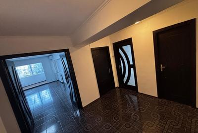 Apartament cu 2 camere de inchiriat nemobilat Bld. Decebal-pretabil firma/locuit Apartament cu 2 camere de inchiriat nemobilat Bld. Decebal-pretabil firma/locuit - 8