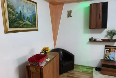 Apartament cu 3 camere decomandat, mobilat în 13 Septembrie - 6