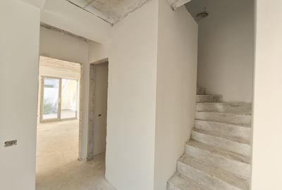 Vanzare Vila moderna cu terasa circulabila superioara - 29