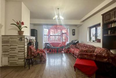 Casă cu 6 camere cu Teren 1000 Mp în Central - 4