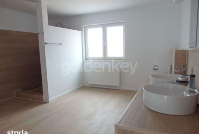 Casă cu 8 camere cu Teren 200 Mp în Central - 12