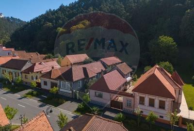 Casă cu 7 camere cu Teren 835 Mp în Central - 12