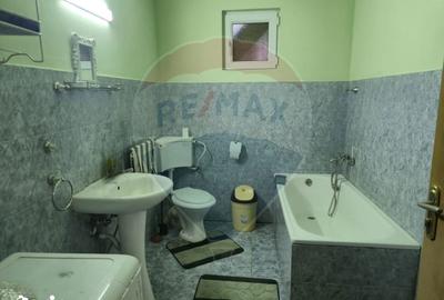 Casă cu 7 camere cu Teren 2104 Mp în Central - 10