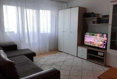 Apartament cu 3 camere semidecomandat, mobilat în Alexandru cel Bun - 1