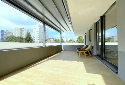 Apartament cu 3 camere semidecomandat, mobilat în Central