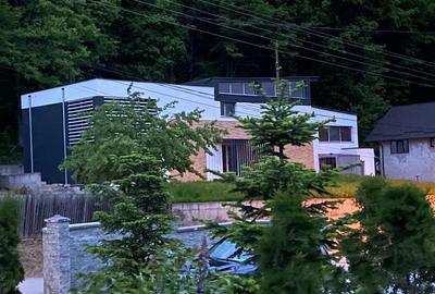 Casă individuală cu 5 camere cu Teren 997 Mp în Bascov - 1