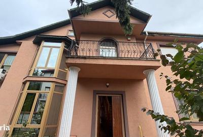 Casă cu 4 camere în Central