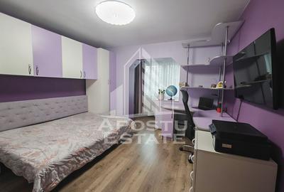 Apartament cu 4 camere decomandat în Lipovei