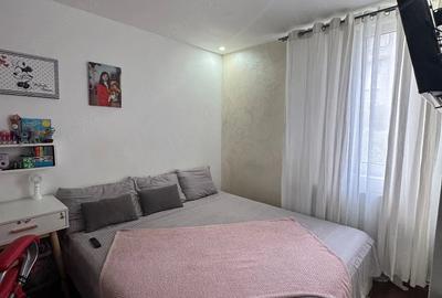 Apartament cu 2 camere semidecomandat, mobilat în Central