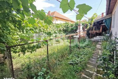 Casă cu 4 camere în Trei Stejari