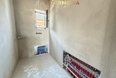 Casă individuală cu 4 camere cu Canalizare în Cetate - 9