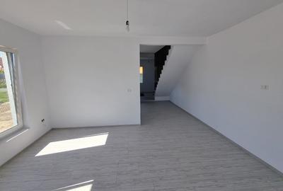 Duplex cu 4 camere cu Canalizare în Săcălaz - 15