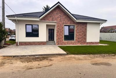 Casa - 4 camere - Canalizare/Apa - Asfalt - Gaze/Curent - Darza Crevedia - 4