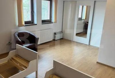 Casă cu Teren 3000 Mp în Central - 12