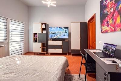 3 Camere 113mp Bloc 2009 zona Cug - 10