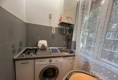 Pers.fiz. Vând garsonieră în Târgu-Mureș, 7 noiembrie, et 2, renovat, utilat, CT - 2