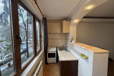 Apartament cu 3 camere decomandat în Central - 1