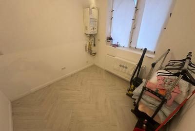 Casă cu 3 camere cu Canalizare în Dobroești - 9