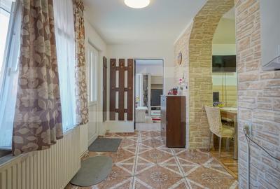 Casa cu 7 camere, 150 mp utili, garaj si curte amenajata, zona Craiter - 6