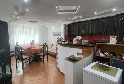 Apartament cu 2 camere decomandat în Central - 2