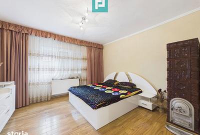 Casă cu 6 camere cu Teren 1706 Mp în Central - 3
