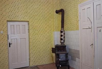 Casă cu Teren 100 Mp în Central - 1