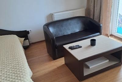 Ofer  spre închiriere  garsonieră. - 5