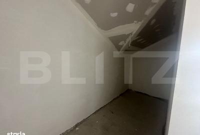 Casă cu 4 camere cu Teren 300 Mp în Lazuri