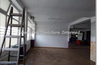 Cladire P+3 de inchiriat zona Far-Billa - 4