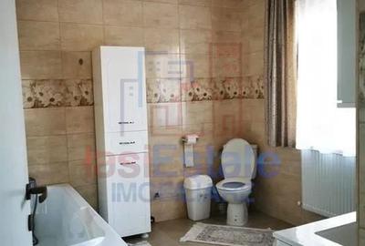 Casă cu 4 camere decomandat în Dumbrava - 1