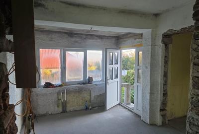 Casă cu 4 camere în Central - 3