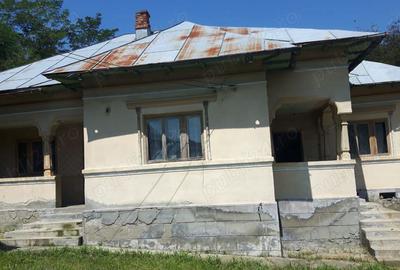 Casă cu 4 camere în Glodu (Călinești) - 2