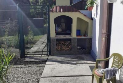 Casă cu 4 camere cu Canalizare în Central - 3