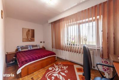 Apartament cu 3 camere decomandat, mobilat în Găvana