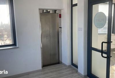 Spațiu comercial, de 200 mp, în Central - 3