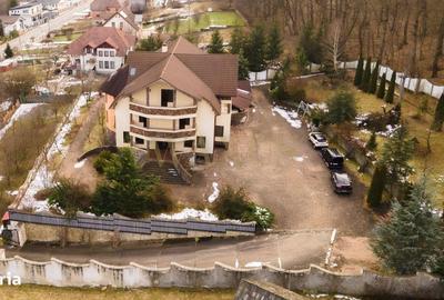 Casă cu 4 camere în Central