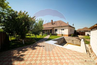 Casa duplex 150 mp, piscina si curte, vand/schimb cu apartament  Arad - 1