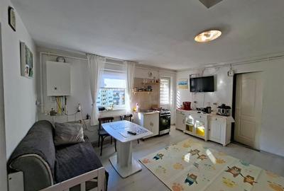 Apartament 3 camere si balcon zona Cedonia - 9