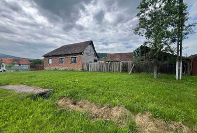 Casă cu 4 camere în Revetiș - 1