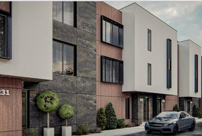 Casă cu 4 camere cu Canalizare în Central - 2