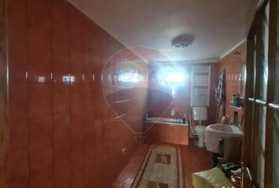 Casă cu 7 camere cu Canalizare în Mândrești-Munteni - 4