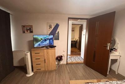 Casa cu 2 camere in curte comuna, zona Garii, 135000 Eur - 5