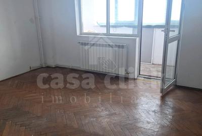 Apartament cu 2 camere decomandat în Micro 19