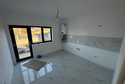 Duplex cu 4 camere cu Canalizare în Vișan - 2