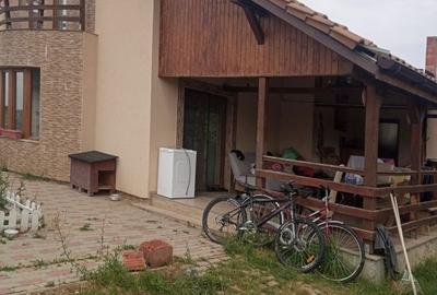 Casă cu 4 camere în Păulești - 8