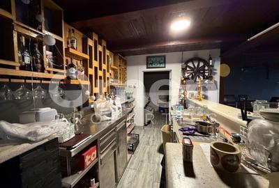 Spațiu comercial, de 165 mp, în Central - 4