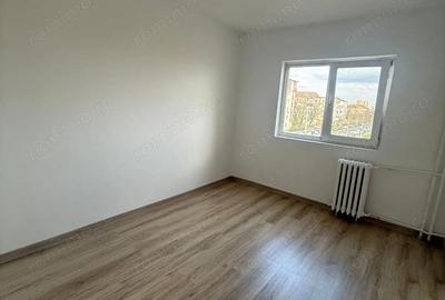 Apartament cu 3 camere decomandat în Soarelui - 5