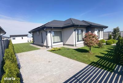 Casă cu 3 camere în Cârcea - 2