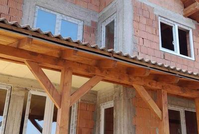 Casă cu 4 camere în Central - 2