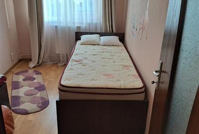 Apartament cu 3 camere decomandat, mobilat în Baza 3 - 4